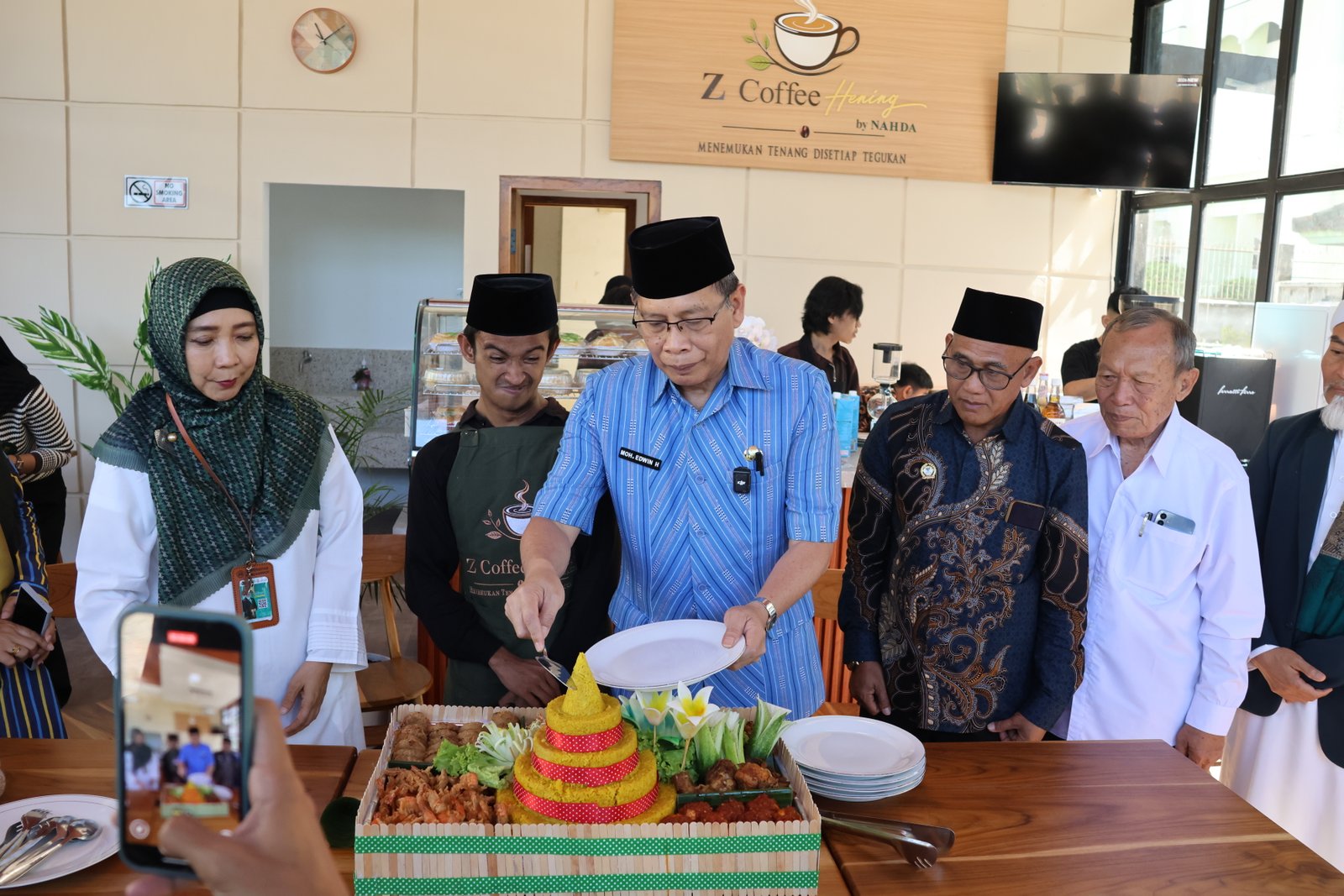 Universitas Hamzanwadi dan Yayasan Pondok Pesantren Darul Nahdlatain NWDI Pancor Hadirkan Z Coffee Hening, Wujud Komitmen Membangun Masyarakat Inklusif